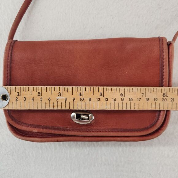 Vintage 70s Brown Leather Crossbody Bag Classic Turnlock Minimalist Quiet Luxury - Picture 7 of 9